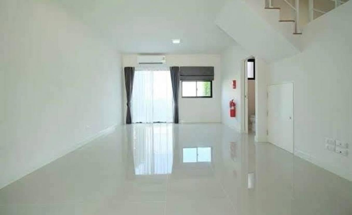 For RentTownhouseOnnut, Udomsuk : Townhome for rent Baan Klang Muang Srinakarin-On Nut, 🏡🎊💸