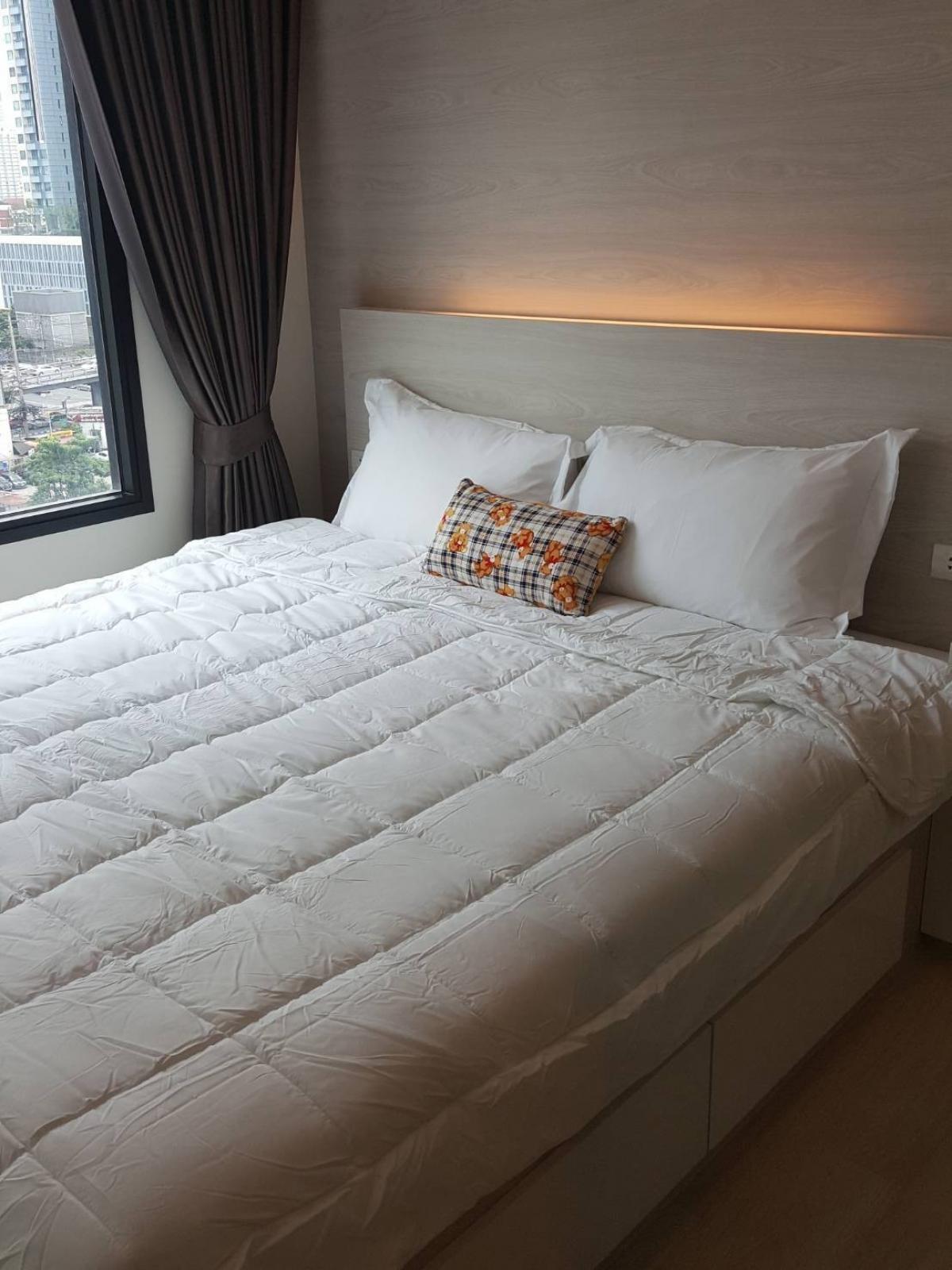 For RentCondoRama9, Petchburi, RCA : 🎉Condo for rent Life Asoke
Next to Makkasan Airport Link and Phetchaburi MRT Station, great location
Price 19,500 baht