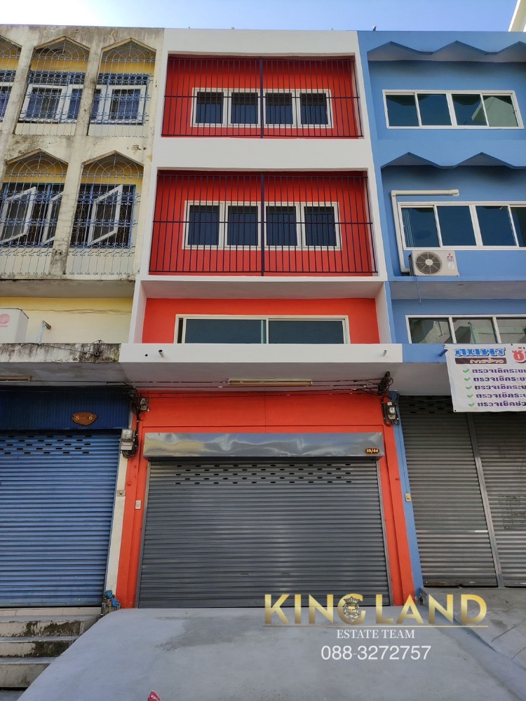 For RentTownhomeSeri Thai, Ramkhamhaeng Nida : For rent, 3.5-storey building, Soi Seri Thai 48, 20 meters from the entrance of the alley, pets allowed, newly renovated building #has a roof deck, suitable for stocking goods, opening a shop, making an office 💥💥Rental price 15,000 baht💥💥💥