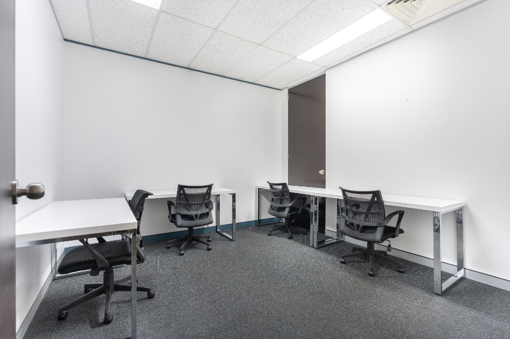 For RentOfficeSapankwai,Jatujak : Book open plan office space for businesses of all sizes in Regus SJ Infinite I Business Complex