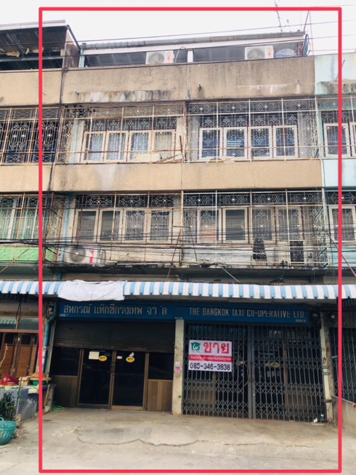 For SaleShophousePinklao, Charansanitwong : Commercial building for sale, 3 floors, 2 units, area 27 sq m., Soi Charansanitwong 68, convenient transportation