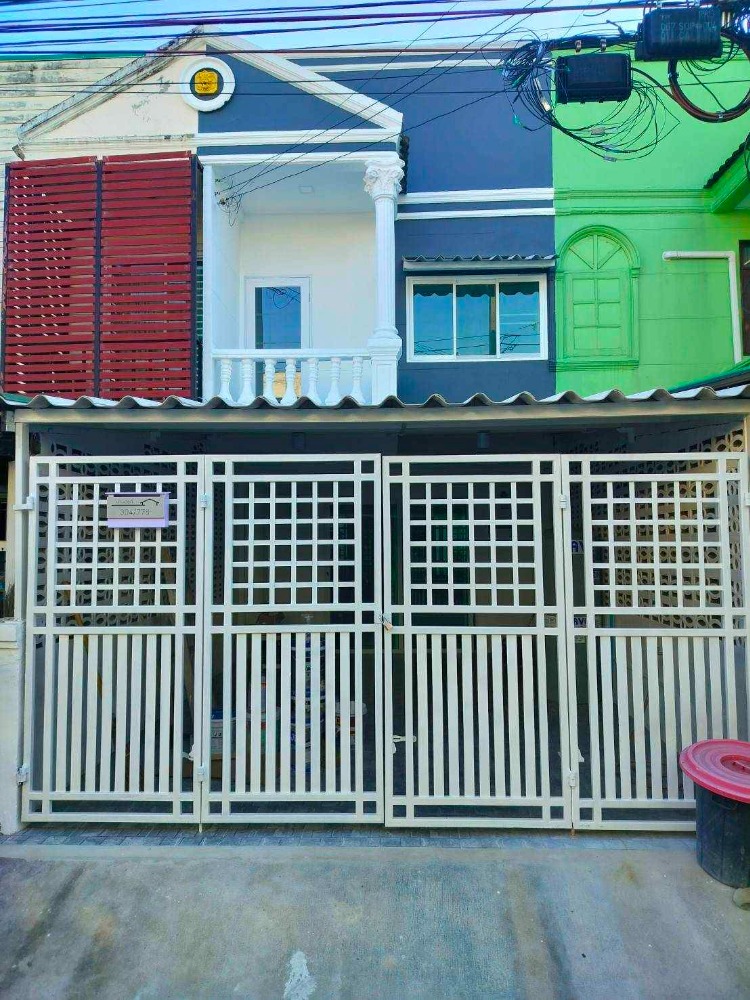 For SaleTownhouseOnnut, Udomsuk : Very cheap for sale!! 2-storey townhouse, renovated throughout, Niran Villa Village, Sukhumvit 93 and On Nut 44, prime location, near BTS, expressway, shopping mall.