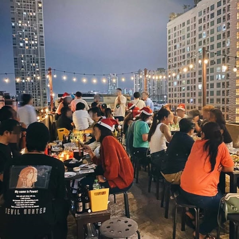 เซ้งร้านค้า ร้านอาหารอารีย์ อนุสาวรีย์ : เซ้งบาร์ Rooftop วิวรถไฟฟ้า ย่านอารีย์ สะพานควาย