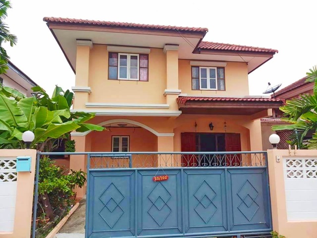 For RentHouseRattanathibet, Sanambinna : Wat SiPrawat 200 meters 4bed from the entrance to Soi 7-11 Thai Watsadu Bangyai 2-storey detached ho