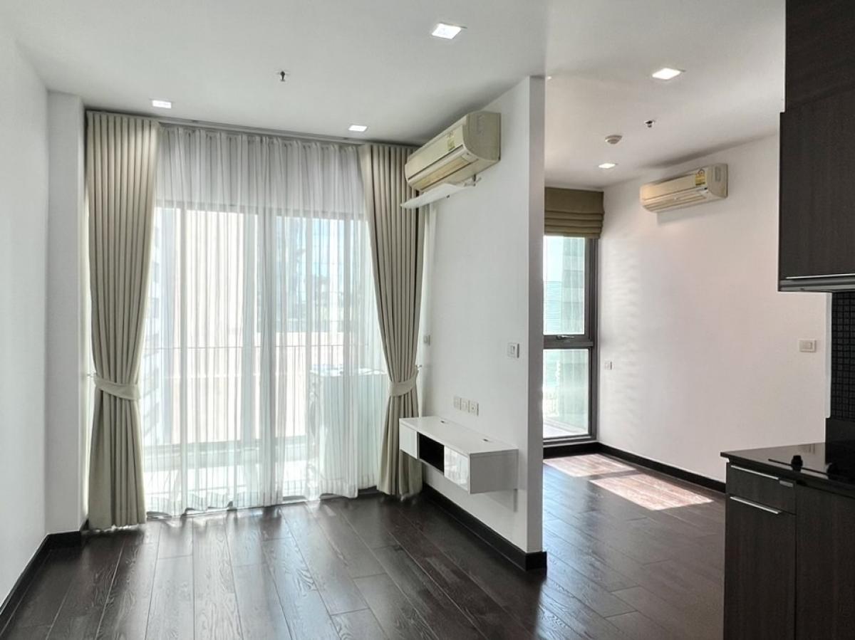 For RentCondoRatchathewi,Phayathai : For rent Ideo Q Phayathai, next to BTS Phayathai, 1 bedroom, 50.14 sq m., newly renovated room, ready to move in