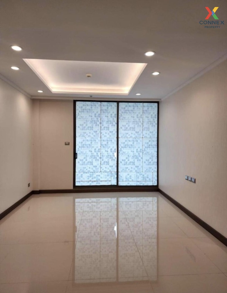 For SaleCondoSukhumvit, Asoke, Thonglor : For Sale Condo , Supalai Oriental Sukhumvit 39 , MRT-Phetchaburi , Khlong Tan Nuea , Watthana , Bangkok , Tel : 0886850442