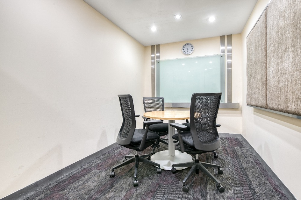 ให้เช่าสำนักงานพุทธมณฑล ศาลายา : Professional office space in Regus Interchange 21 on fully flexible terms