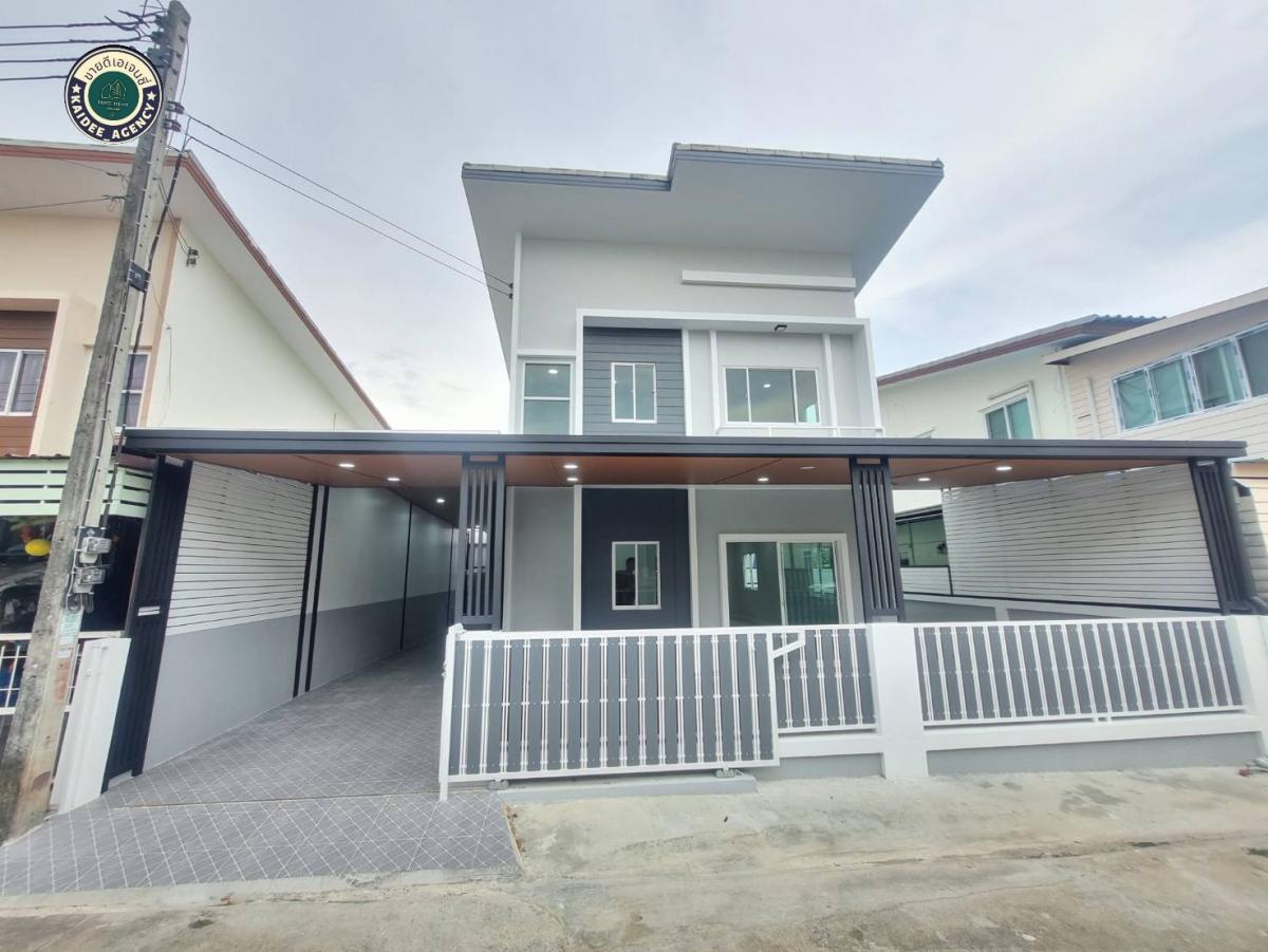 For SaleHousePathum Thani,Rangsit, Thammasat : Single house style semi-detached house, Buriram Village, renovated and ready to move in, free water pump, water tank, hood, sink, near Future Park Rangsit shopping mall, Lat Sawai Market, North Bangkok University, good market, Marche