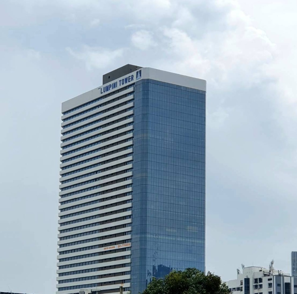 For SaleOfficeKhlongtoei, Kluaynamthai : 🏢Office space for sale, Lumpini Tower Building, rare location, size 500 - 1,000 sq m.. on Rama 4 Road, near One Bangkok, near Silom, Witthayu, very good location, MRT Lumpini only 400 meters.