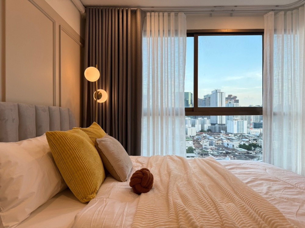 For SaleCondoRama9, Petchburi, RCA : **Corner room and stunning view** Casa Condo Asoke Dindaeng