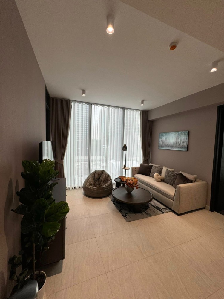 ให้เช่าคอนโดสาทร นราธิวาส : PET FRIENDLY !! Luxury Condominium with 2 Bedroom in Sathon