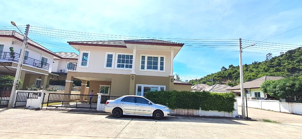 For SaleHousePattaya, Bangsaen, Chonburi : Million-dollar view!! At just 3 million!! Such a rare find!!!! If you love mountains, don’t miss this!!! A house next to the mountain in the heart of Sattahip!! There’s no nature like this!!!!!! For Sale: 2-Story House i