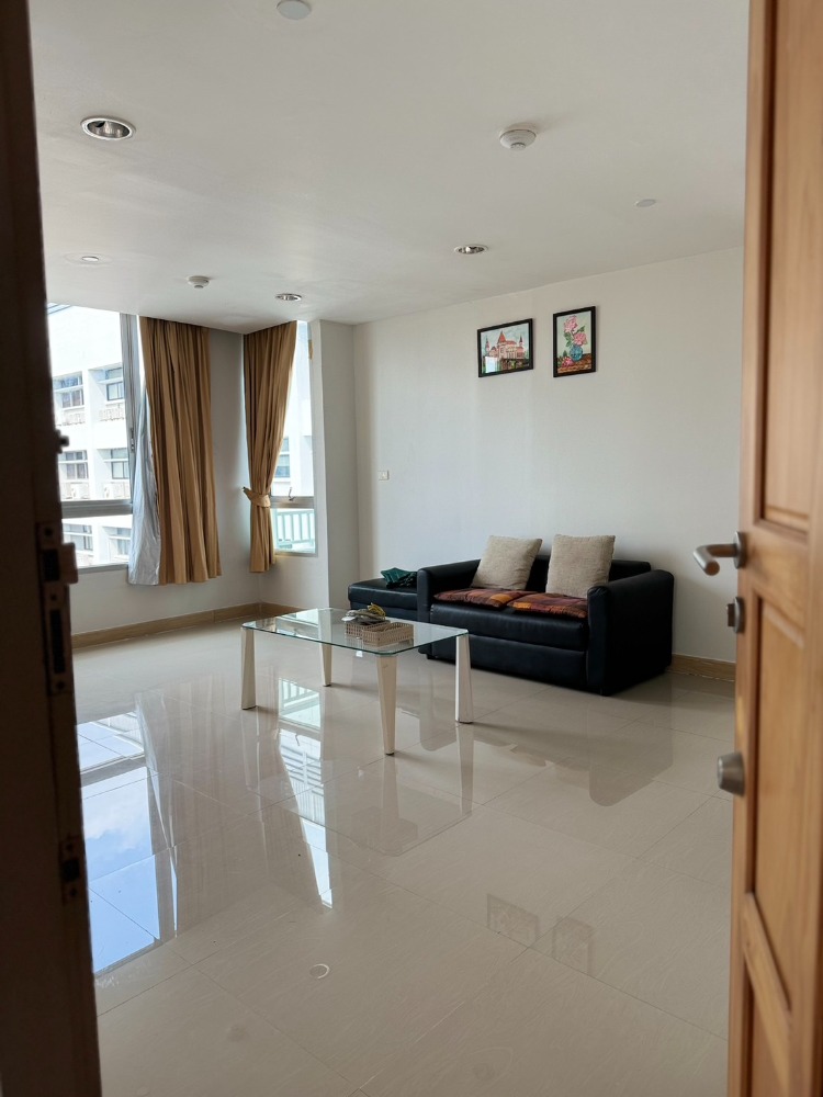 For RentCondoSathorn, Narathiwat : The Station Sathorn - Bangrak Room for Rent Best Price