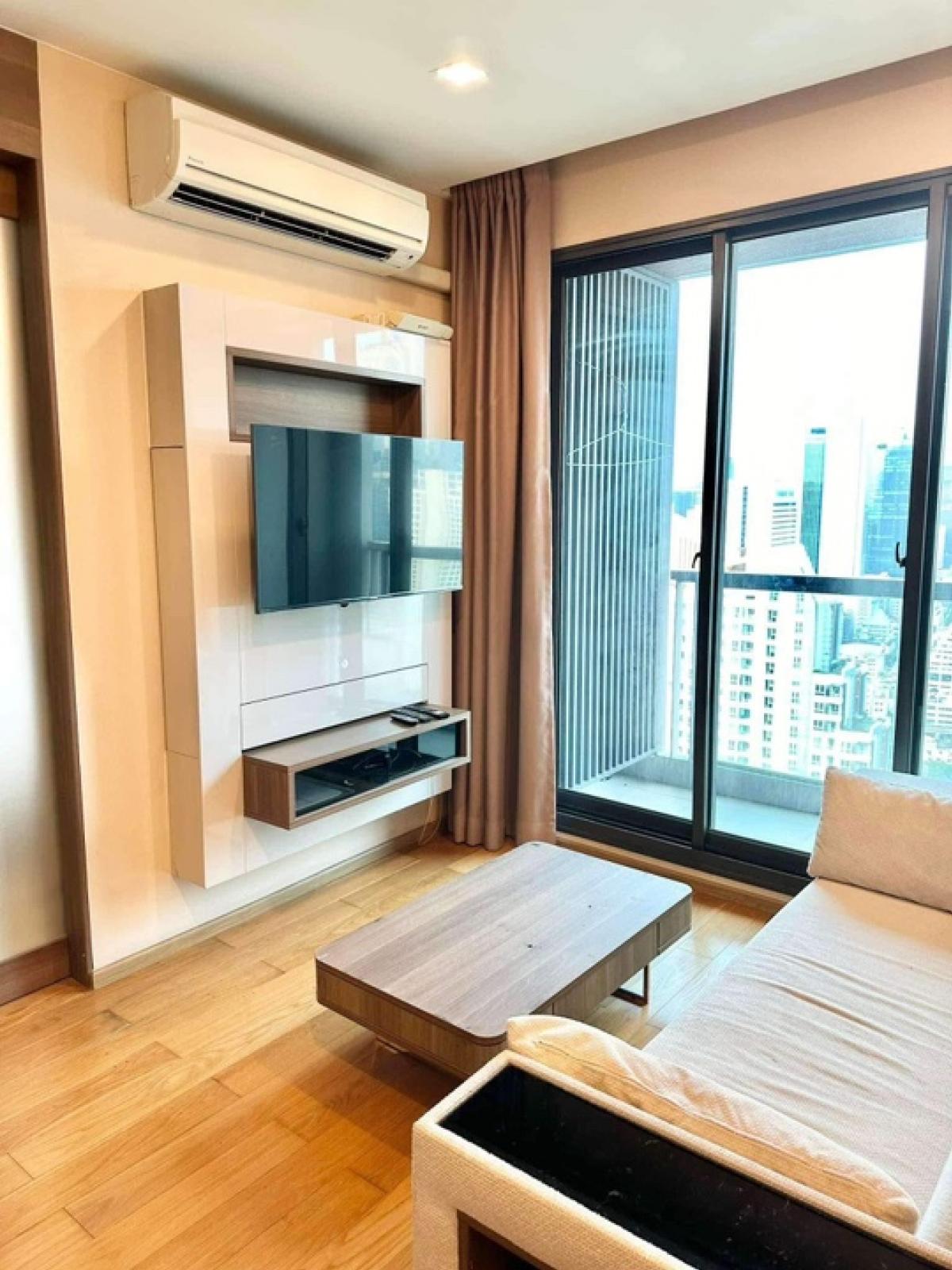 For RentCondoSathorn, Narathiwat : Available ✅The Address Sathorn 12- 1 Bedroom 1 Bathroom 46.5 sqm. Floor 30+ (High Floor)