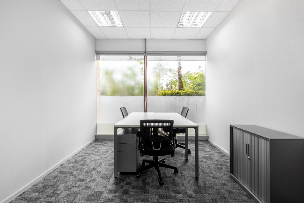 For RentOfficePhuket : Private office space for 5 persons in Regus Royal Phuket Marina