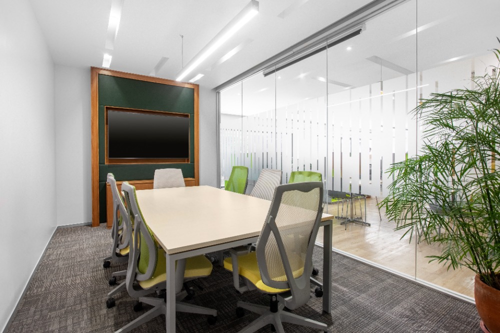 ให้เช่าสำนักงานเชียงใหม่ : Private office space for 4 persons in Regus Icon Park