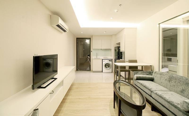 ขายคอนโดสุขุมวิท อโศก ทองหล่อ : LTH11281 -H Sukhumvit 43 FOR SALE Size 41 sqm. 1 bed 1 bath BTS Phrom Phong Station ONLY 7.9 MB