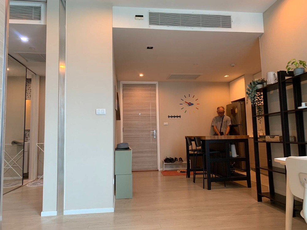 For RentCondoSukhumvit, Asoke, Thonglor : 1BA 1BA for rent at The Room Sukhumvit21  Fully furnished. Ready to move in.