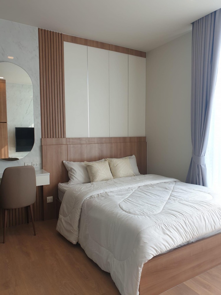 For RentCondoSukhumvit, Asoke, Thonglor : Condo for rent: Noble Around Sukhumvit 33, near BTS Phrom Phong, approximately 530 meters.