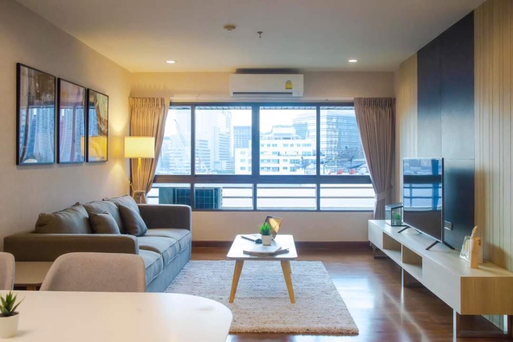 For RentCondoWitthayu, Chidlom, Langsuan, Ploenchit : Baan Ploenchit, a quiet condo with full facilities, large rooms, Ploenchit area