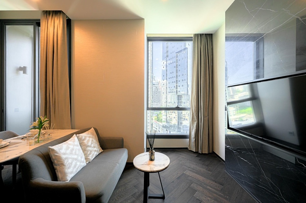 For RentCondoSukhumvit, Asoke, Thonglor : The ES Sukhumvit 36 ​​is located in the heart of the city on Sukhumvit Road, just 20 meters from BTS Thonglor.