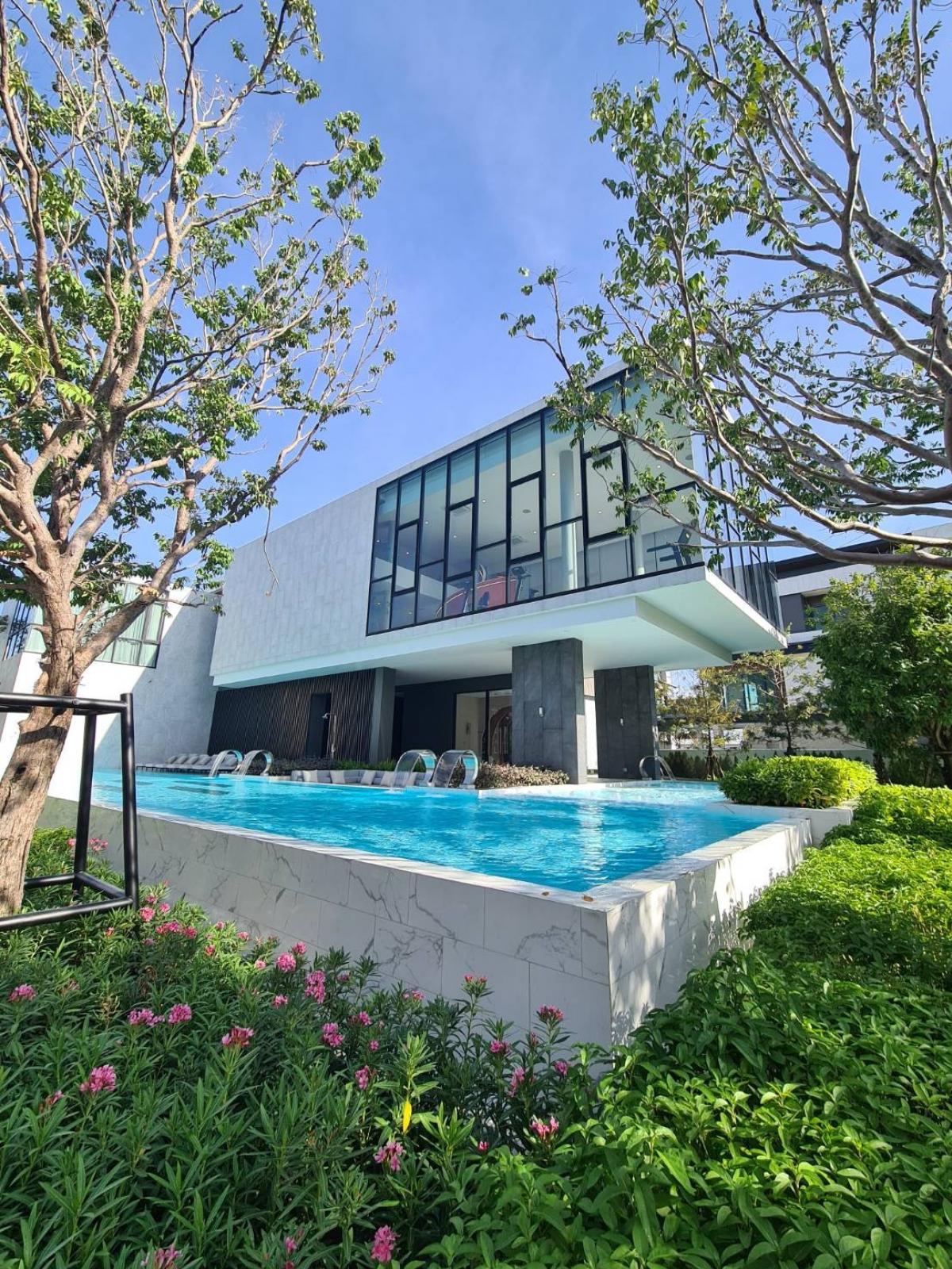 For RentHouseYothinpattana,CDC : 🌜⭐️🌛For rent: Private Pool Villa style single house, 3 floors, Super Luxury level in the Ram Intra Expressway area.