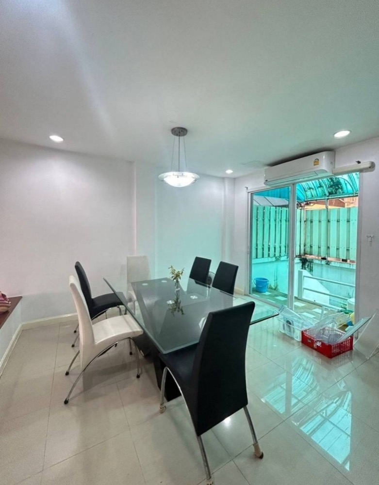 For RentTownhouseOnnut, Udomsuk : For rent: 3-storey townhouse, 3 bedrooms, Sukhumvit 101/1, near BTS Punnawithi, Yellow Line, True Digital Park, Seacon Square *No pets, no company registration*