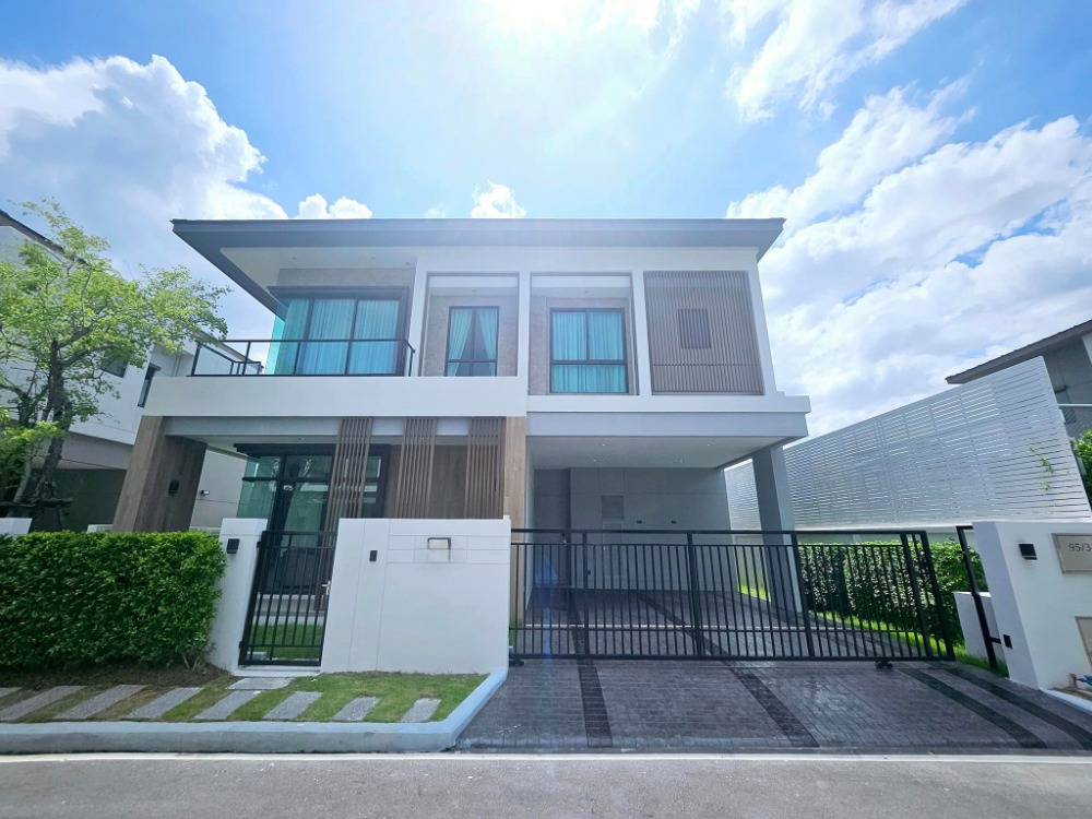 For SaleHouseBangna, Bearing, Lasalle : Detached House Bangkok Boulevard Bangna Km.5 / 4 Bedrooms (FOR SALE), Bangkok Boulevard Bangna Km.5 / Detached House 4 Bedrooms (FOR SALE) CJ522