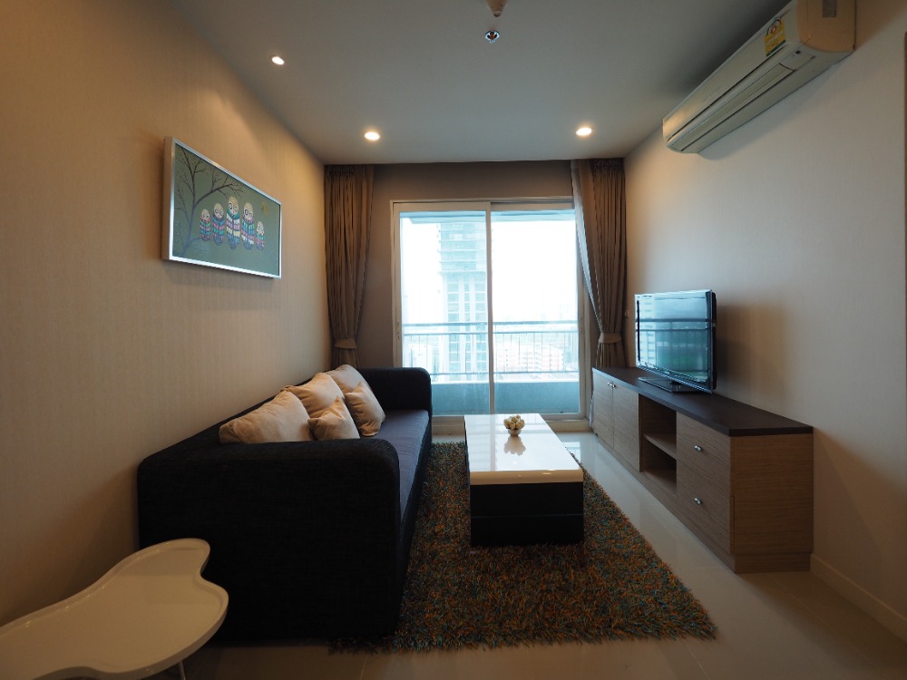 For RentCondoRama9, Petchburi, RCA : Circle Condominium - Fully furnished and ready to move in, Prime central location