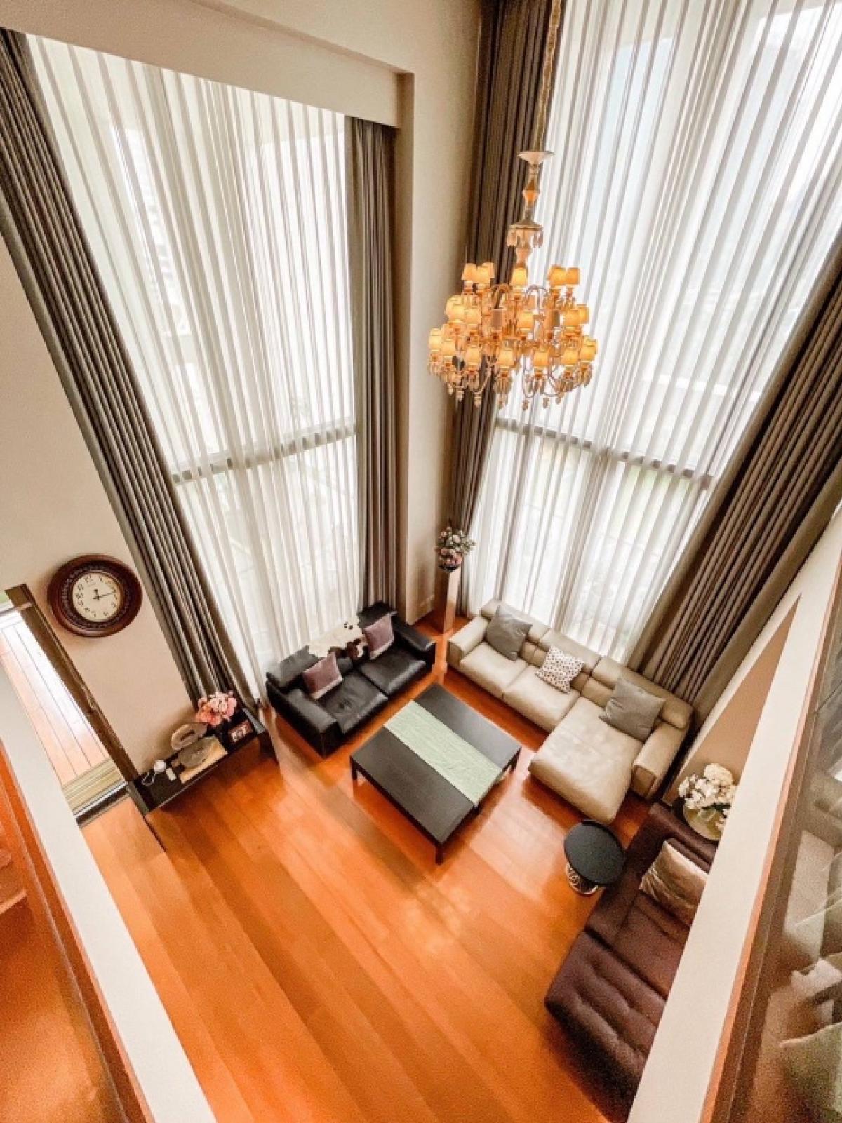 For SaleCondoSathorn, Narathiwat : 📢👇 Rare item  Luxury penthouse duplex, private lift, spacious living room , unblocked view, located in Sathorn, next to Sukhothai Hotel. There are three exits: one to Soi Suan Phlu , Soi Nanta(Sathon 1),  Sukhothai hotel ( south Sathon ), conceige serv