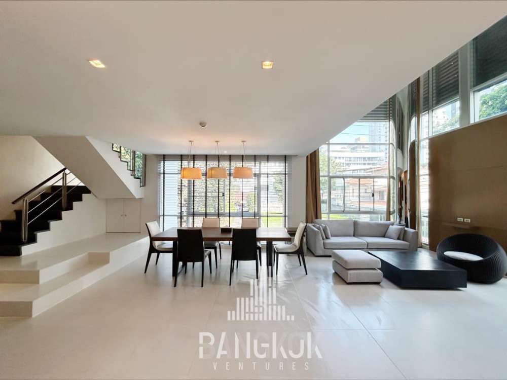 For RentCondoSukhumvit, Asoke, Thonglor : Pet Friendly 3BED+OFFICE  DUPLEX Apartment FOR RENT in Thonglor