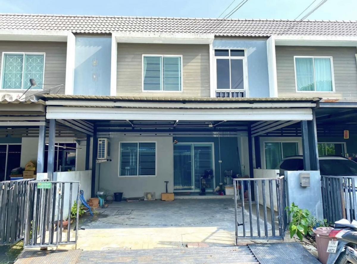 For RentTownhouseBangna, Bearing, Lasalle : For rent 🏡 2-storey townhouse, The Colors Bangna Km.10, 4 bedrooms, 2 bathrooms ✨ Air conditioning in every room