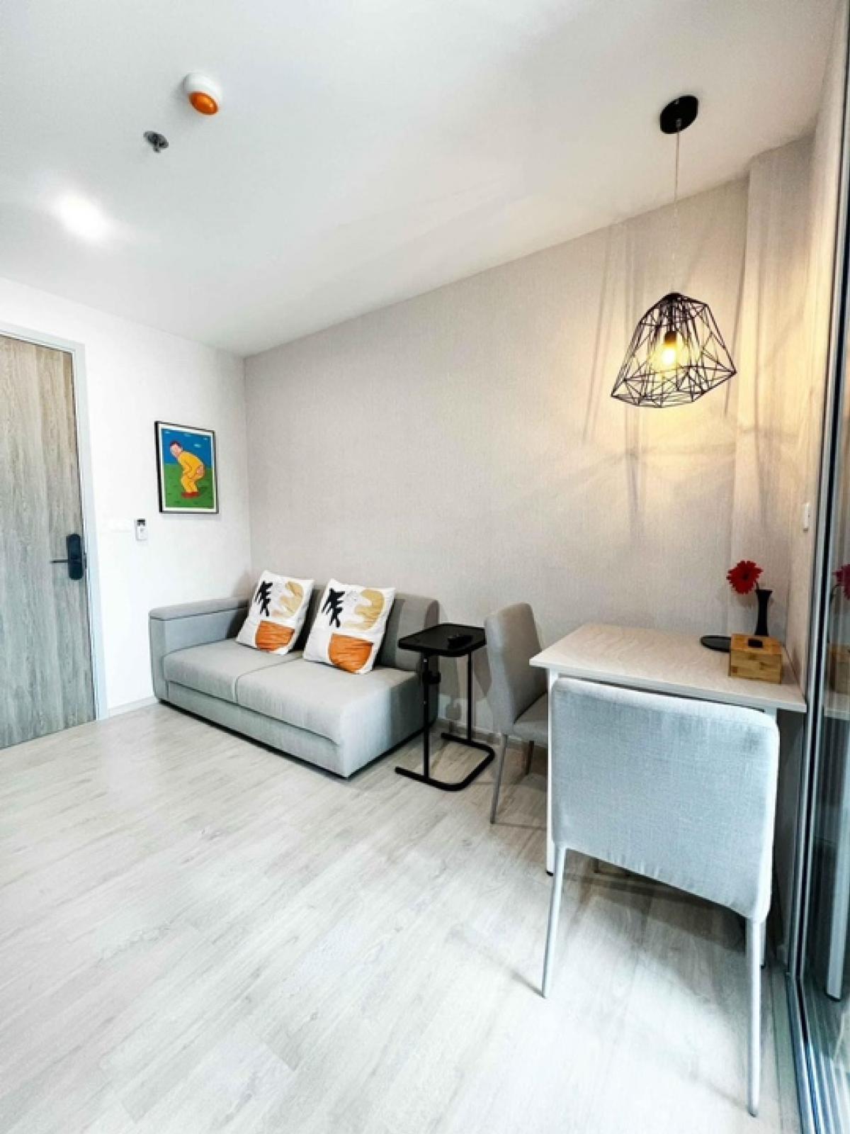 For SaleCondoChaengwatana, Muangthong : Condo for sale, Niche Mono Chaengwattana, very new *with new tenants, 9th floor (swimming pool view), only 2.39 million baht.