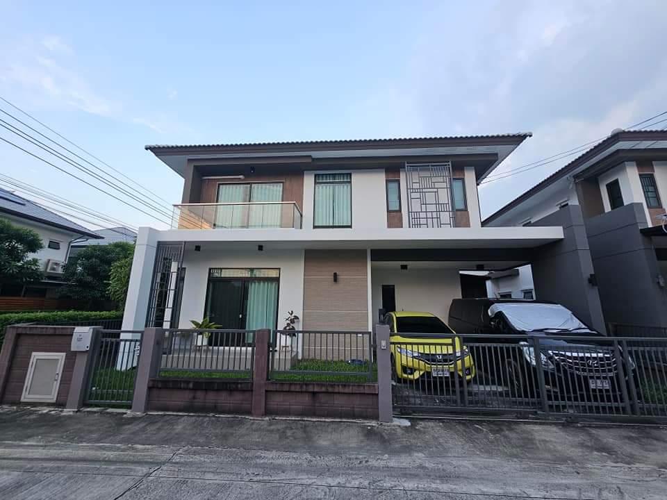 For RentHouseBangna, Bearing, Lasalle : 2-storey detached house, corner room, beautifully decorated, for rent in Bangna-Lat Krabang area, near Sirindhorn Hospital, only 1.2 km.