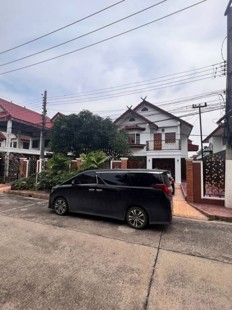 For SaleHousePathum Thani,Rangsit, Thammasat : For sale: Beautiful riverside house, Thararin Village, Rangsit Khlong 2, Thanyaburi, Pathum Thani, free transfer, near community area