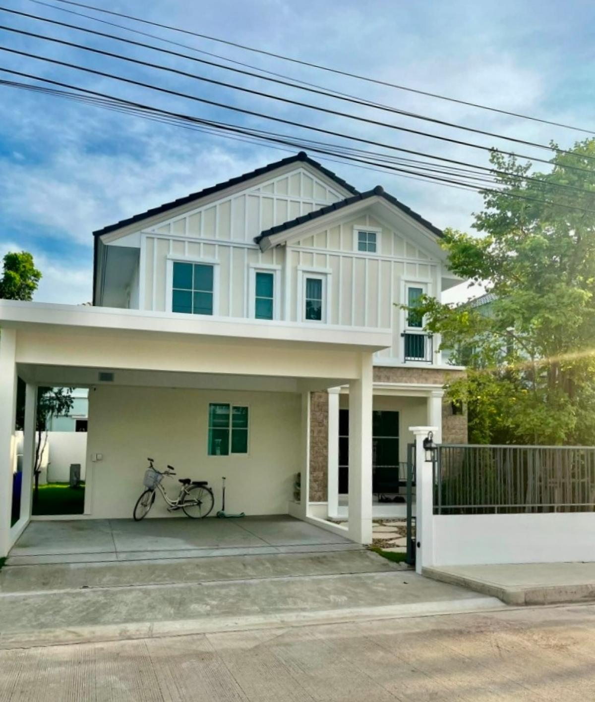 For RentHouseBangna, Bearing, Lasalle : For rent: 2-storey detached house, Villaggio 2 Srinakarin - Bangna (Villaggio 2 Srinakarin - Bangna), size 50 sq m., new house, luxuriously decorated, near Mega Bangna