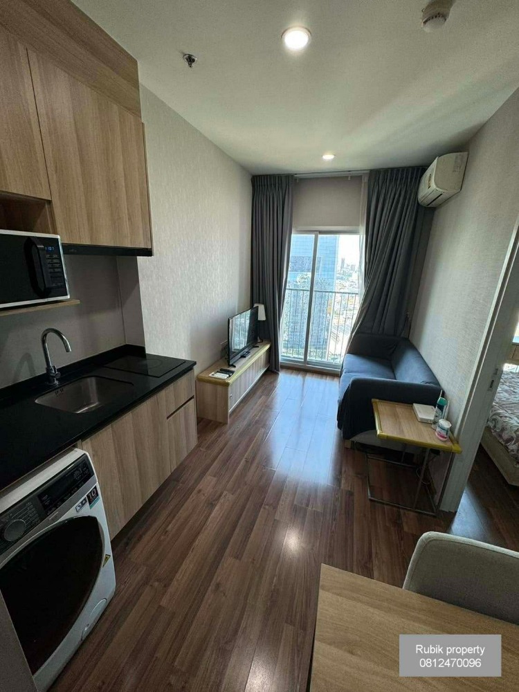 For RentCondoRatchadapisek, Huaikwang, Suttisan : 🏙 Noble Revolve 2 Condo for Rent – ​​Just 70m from MRT Cultural Center 🚇 (RB404)