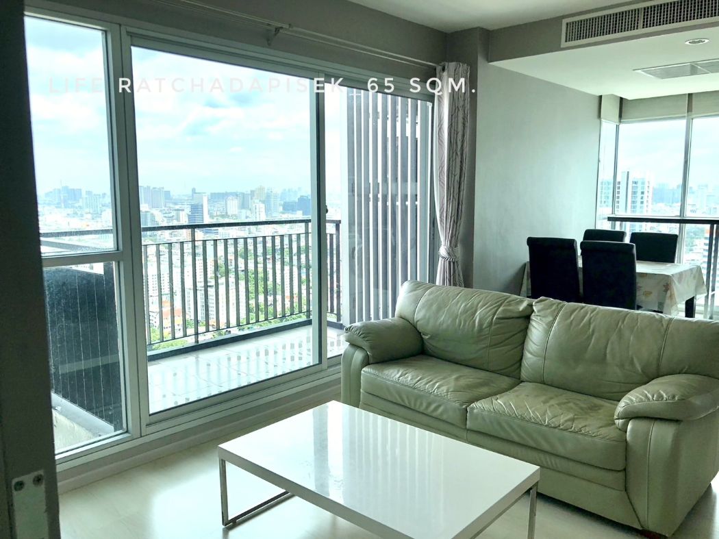 For RentCondoRatchadapisek, Huaikwang, Suttisan : Condo for rent, ready to move in, corner room, 2 bedrooms, Life Ratchadapisek (Life Ratchadapisek), 65 sq m., near MRT Huai Khwang and Sutthisan