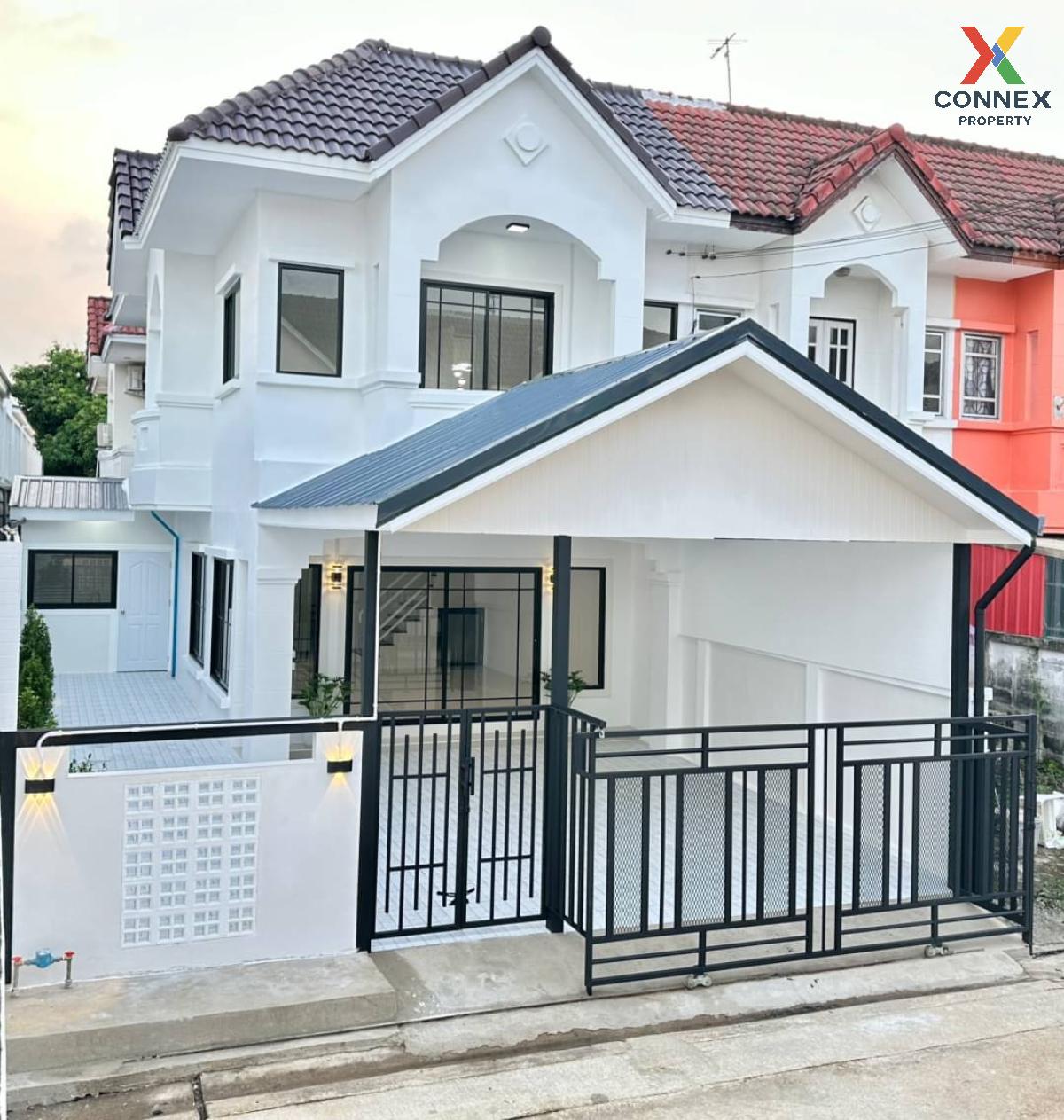 For SaleTownhouseNonthaburi, Bang Yai, Bangbuathong : For Sale Townhouse/Townhome  , Issara Rattanathibet , corner unit , newly renovated , MRT-Sai Ma , Tha It , Pak Kret , Nonthaburi , CX-111448