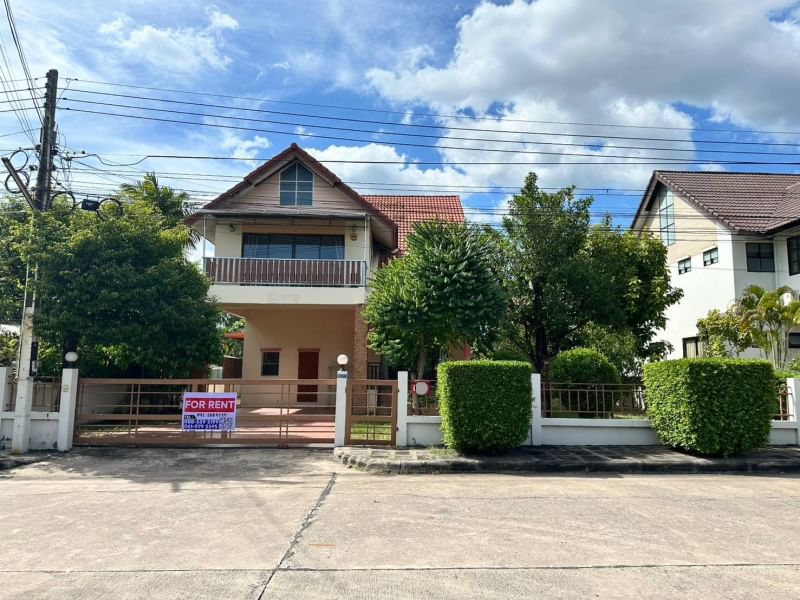 For RentHouseSriracha Laem Chabang Ban Bueng : Country Home Village 2, Sriracha, 3 bedroom house for rent, large area, near J-Park