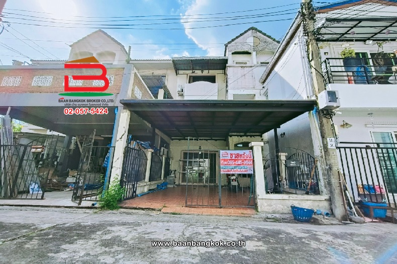 For SaleTownhouseChaengwatana, Muangthong : Townhome between Soi Ngamwongwan 3 & Soi Ngamwongwan 9, area 24 square wah, near the Ministry of Public Health, Ngamwongwan Road, Bang Sue Subdistrict, Mueang Nonthaburi District, Nonthaburi Province