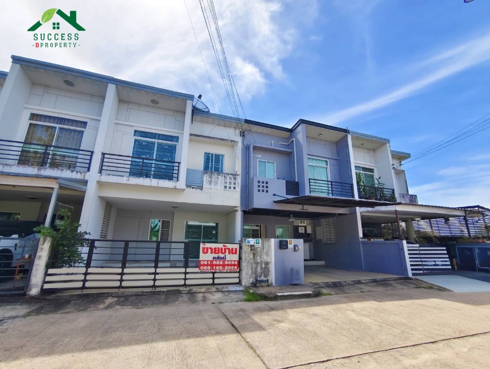 For SaleTownhouseSriracha Laem Chabang Ban Bueng : Townhome for sale, newly renovated, The Tree Sriracha, ready to move in, area 24 sq m, 3 bedrooms, 3 bathrooms, lots of usable space, good location, convenient transportation, near the motorway, near Pinthong Industrial Estate