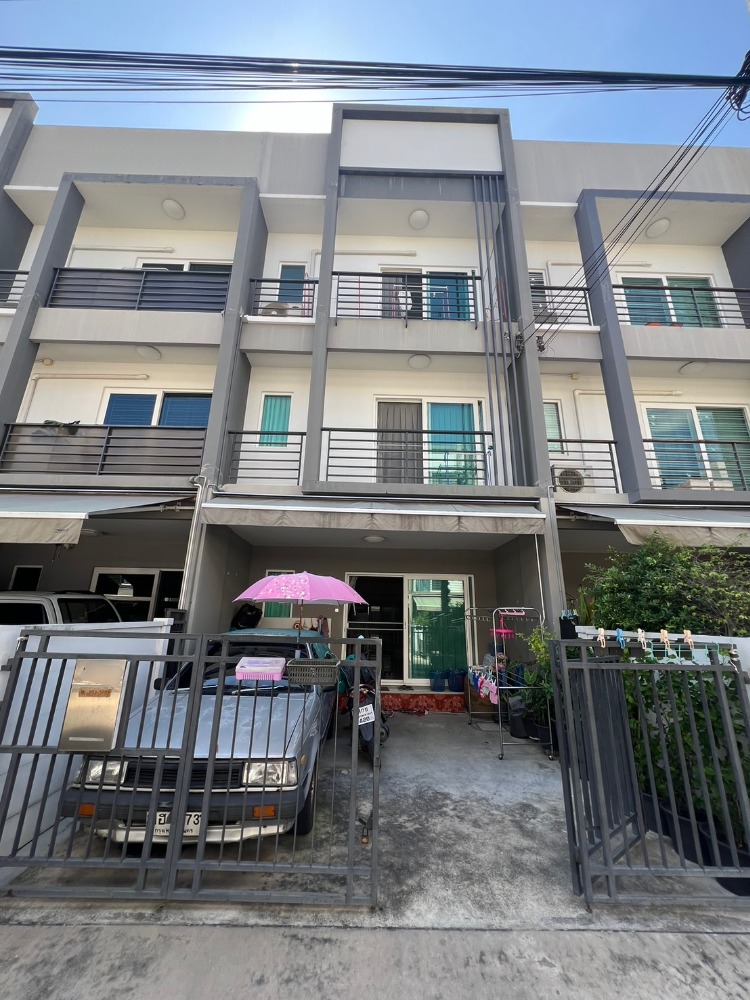 For SaleTownhouseLadkrabang, Suwannaphum Airport : P-2641 Urgent sale! House in the middle of Suan Luang city. Beautiful house, good location, best price in the project.