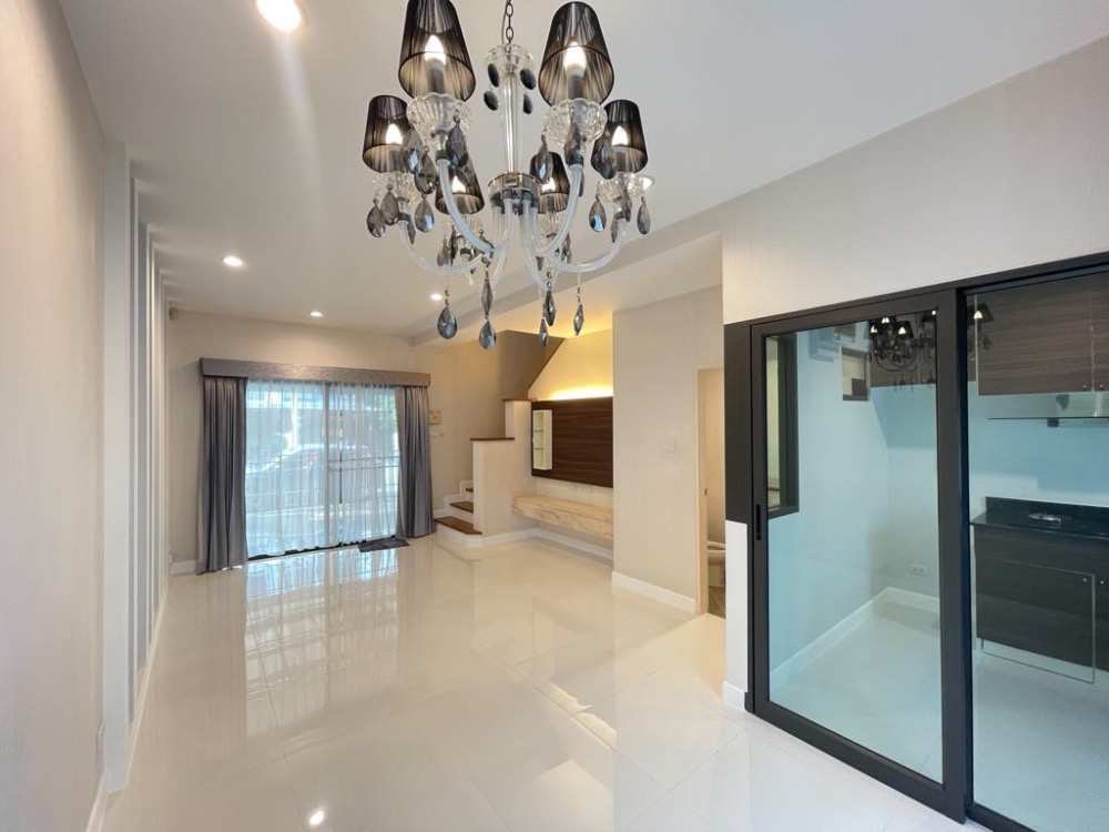 For SaleTownhousePattanakan, Srinakarin : Urgent sale, townhouse, Perfect Place, Phatthanakan, On Nut, 3.99 million baht