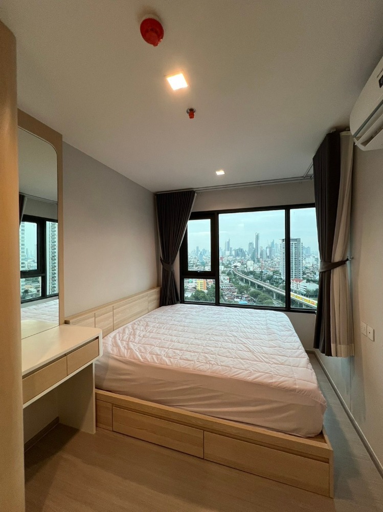 ให้เช่าคอนโดท่าพระ ตลาดพลู วุฒากาศ : (for rent) Life Sathorn Sierra ใกล้รถไฟฟ้า BTS ตลาดพลู 150 ม.