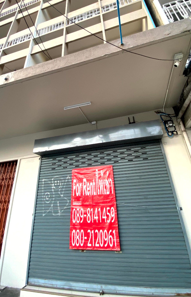 For RentShophouseSathorn, Narathiwat : Newly renovated four-storey townhouse near Sathorn on busy road