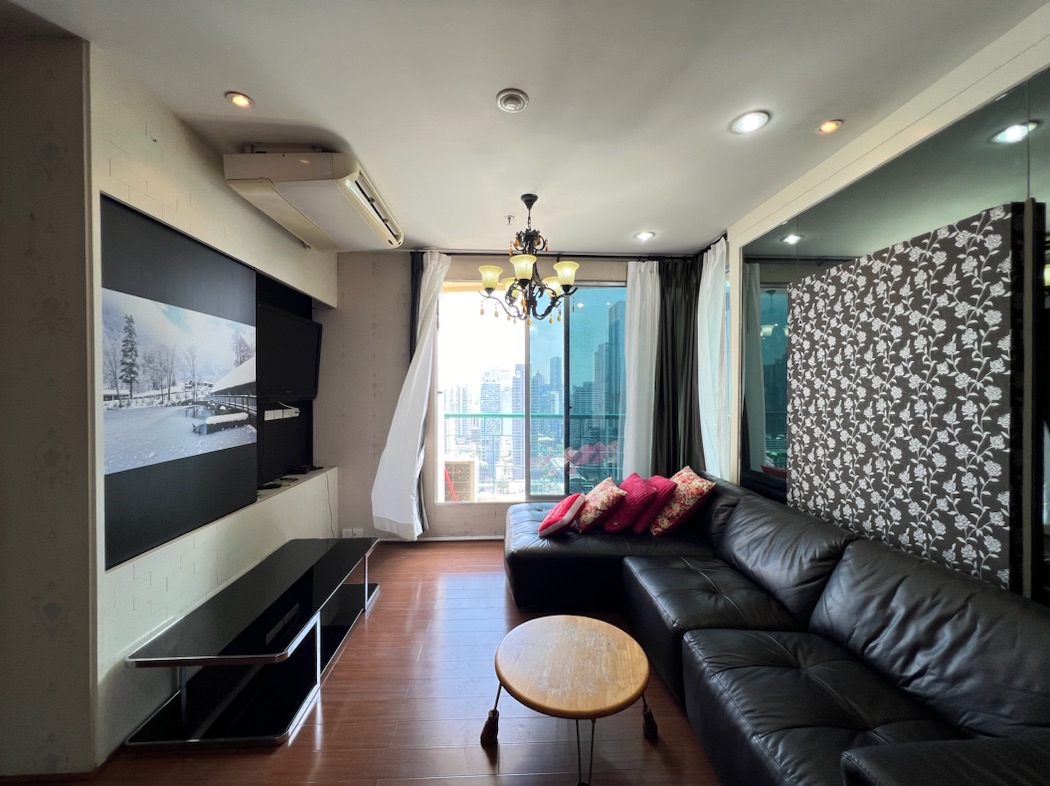 For RentCondoSathorn, Narathiwat : Condo for rent, Sathorn House Condominium, 70 sq m, high floor, beautiful view, fully furnished, ready to move in