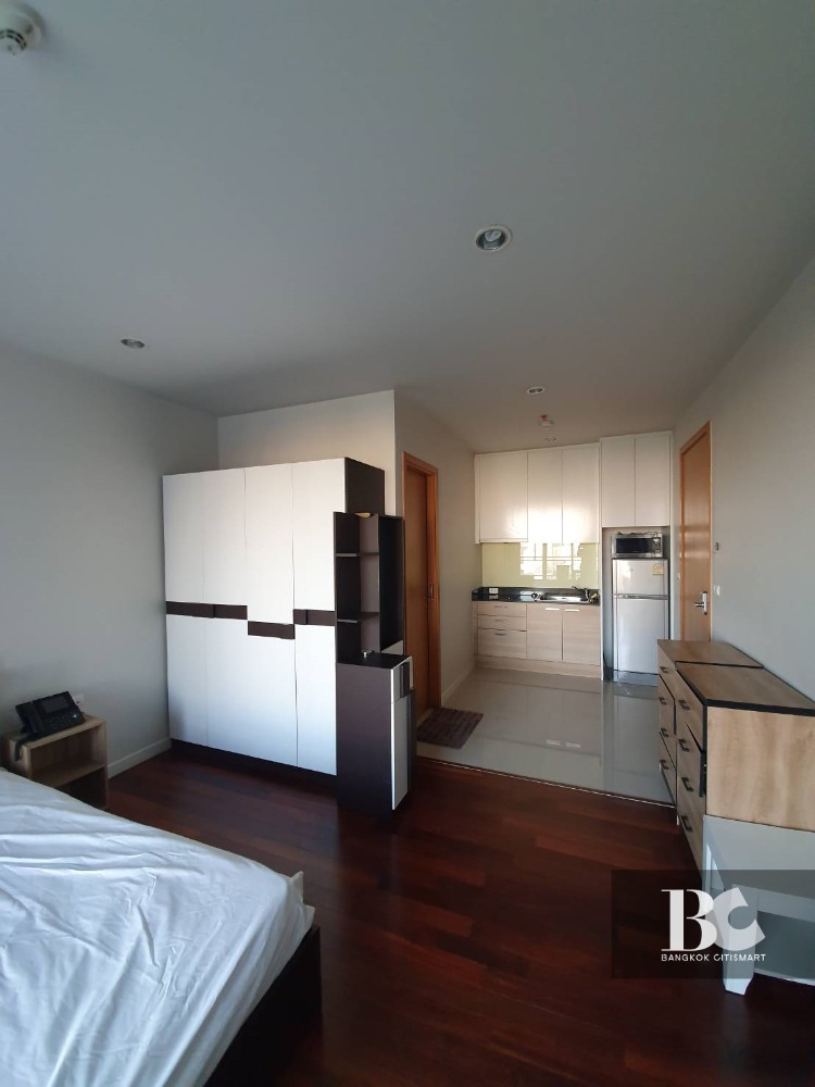 For RentCondoRama9, Petchburi, RCA : Condo for rent: Circle Condominium, near MRT Phetchaburi and BTS Nana