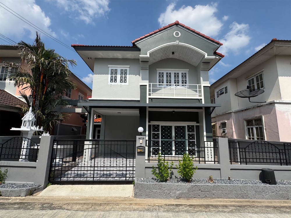 For SaleHouseNawamin, Ramindra : Cheap sale, full loan + remaining money, 2-storey twin house, Buriram Village, Ram Intra, Soi Khubon 41, house has 3 bedrooms, 2 bathrooms