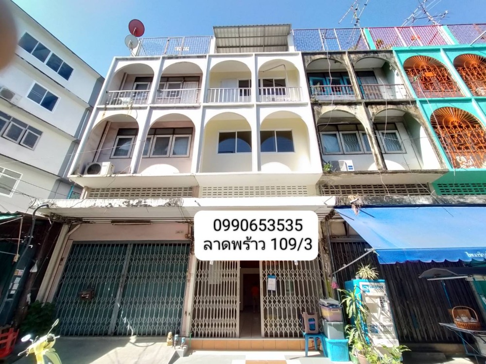 For RentTownhomeLadprao101, Happy Land, The Mall Bang Kapi : ⚡ For rent, 4-storey townhouse, Soi Lat Phrao 109, Intersection 3, near BTS, size 24 sq m. ⚡